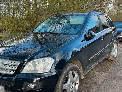 Gebraucht Mercedes ML350 272 PS (200 kW) 2006 Schwarz SUV