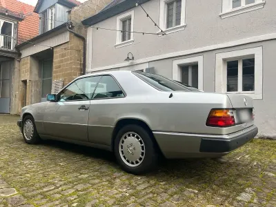Gebraucht Mercedes 300 180 PS (132 kW) 1990 Silber Coupé