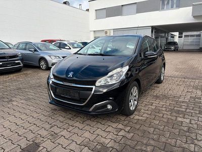 Gebraucht Peugeot 208 Active 82 PS (60 kW) 2018 Schwarz Kleinwagen