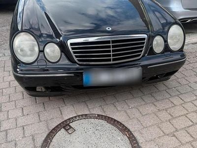 Usata Mercedes E240 170 CV (125 kW) 2002 Nero Station wagon