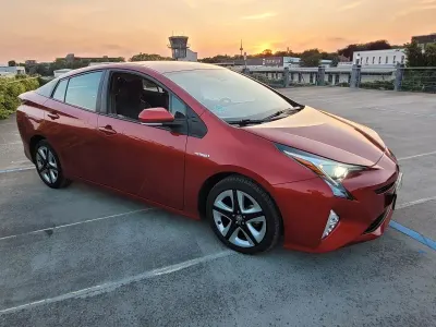 Gebraucht Toyota Prius Comfort 122 PS (89 kW) 2018 Rot Kleinwagen