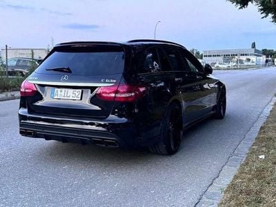 Schwarz Gebraucht 2017 Mercedes C63 AMG AMG Limousine | 33.900 €