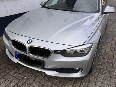 Gebraucht BMW 320 Sport Line 184 PS (135 kW) 2014 Grau Kombi