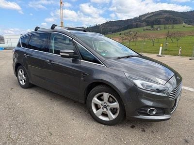 Gebraucht Ford S-MAX Titanium 160 PS (117 kW) 2017 Grau Van / Kleinbus