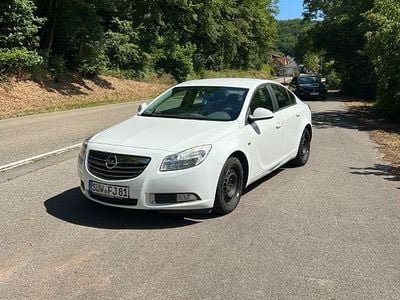 Gebraucht Opel Insignia Edition 116 PS (85 kW) 2009 Weiß Limousine