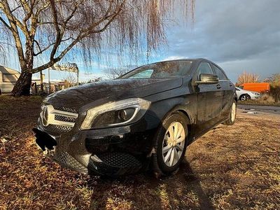Gebraucht Mercedes A200 136 PS (100 kW) 2014 Schwarz Kleinwagen
