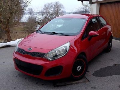 Gebraucht Kia Rio Spirit 86 PS (63 kW) 2012 Rot Limousine