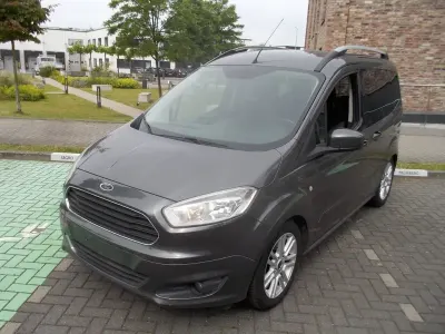 Gebraucht Ford Tourneo Courier Titanium 95 PS (69 kW) 2015 Grau Van / Kleinbus