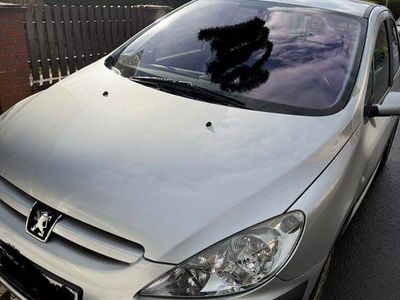 Gebraucht Peugeot 307 Tendance 88 PS (64 kW) 2004 Silber Limousine