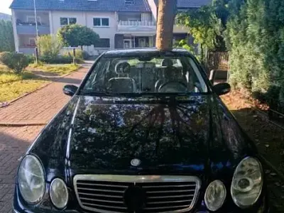 Gebraucht Mercedes E320 Avantgarde 224 PS (164 kW) 2002 Andere farben Limousine