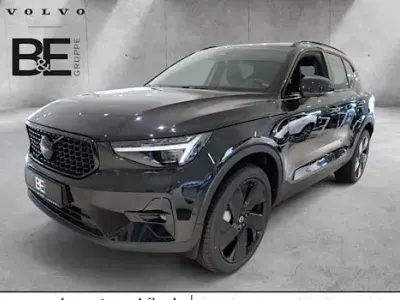 Używany Volvo XC40 Plus 163 KM (119 kW) 2024 Czarny SUV