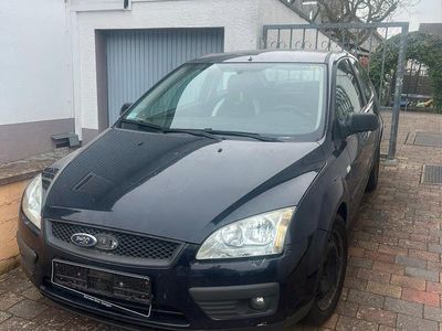 Gebraucht Ford Focus 80 PS (58 kW) 2005 Blau Coupé