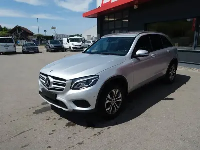 Używany Mercedes GLC250 204 KM (150 kW) 2019 Srebrny SUV