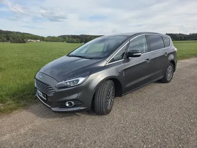 Używany Ford S-MAX Titanium 190 KM (139 kW) 2018 Szary Minivan