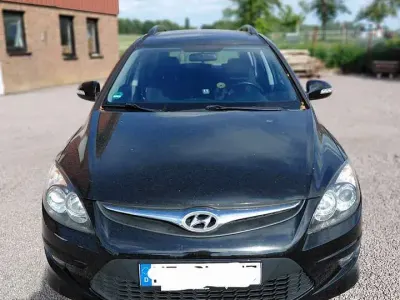 Gebraucht Hyundai i30 Edition 109 PS (80 kW) 2012 Schwarz Kombi