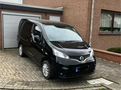 Gebraucht Nissan Evalia 110 PS (80 kW) 2018 Schwarz Van / Kleinbus