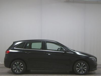 Mercedes B200