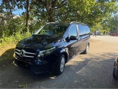 Mercedes V220