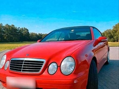 Second-hand Mercedes CLK230 197 CP (144 kW) 2000 Roșu Cabrio