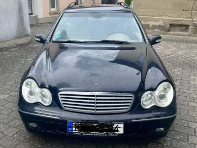 Gebraucht Mercedes C240 Elegance 170 PS (125 kW) 2003 Schwarz Limousine