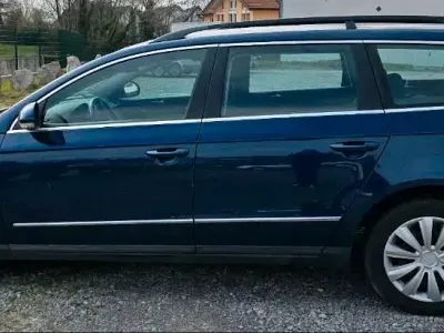 Gebraucht VW Passat 140 PS (102 kW) 2006 Blau Kombi