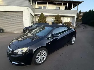 Usado Opel Cascada Active 140 HP (102 kW) 2016 Preto Cabrios