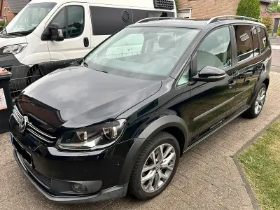 Gebraucht VW Touran Cross 177 PS (130 kW) 2014 Schwarz Van / Kleinbus