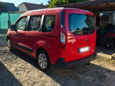 Gebraucht Ford Tourneo 101 PS (74 kW) 2015 Rot Van / Kleinbus