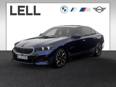 Neu BMW 550e M Sport 489 PS (359 kW) 2026 Blau Limousine