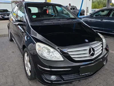 Gebraucht Mercedes B200 136 PS (100 kW) 2006 Schwarz Van / Kleinbus