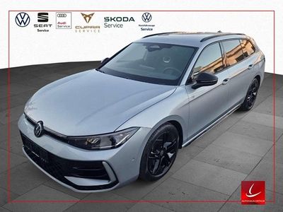 Gebraucht VW Passat R-line 265 PS (194 kW) 2025 Oyster silver metallic Kombi