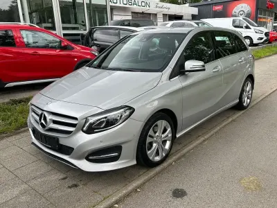Gebraucht Mercedes B200 Urban 156 PS (114 kW) 2015 Silber Kleinwagen