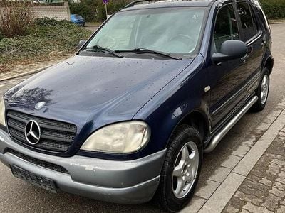 Blau Gebraucht 1998 Mercedes ML320 SUV | 2.450 € (Guter Preis)