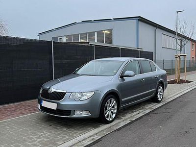 Gebraucht Skoda Superb 170 PS (125 kW) 2009 Grau Limousine