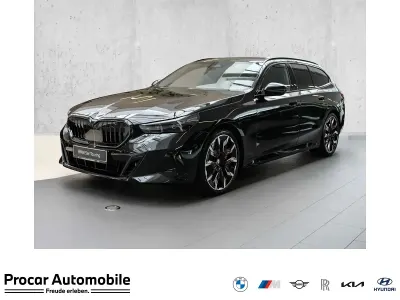 Neu BMW 540 Comfort Edition 303 PS (222 kW) 2026 Schwarz Kombi