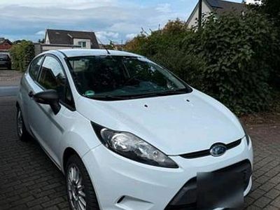 Gebraucht Ford Fiesta 61 PS (44 kW) 2005 Weiß Kleinwagen