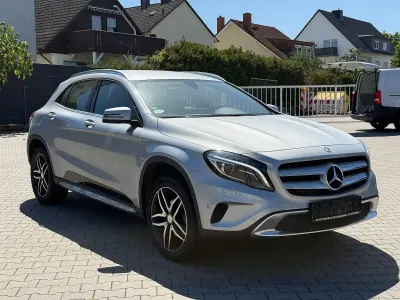 Gebraucht Mercedes GLA200 156 PS (114 kW) 2017 Silber SUV