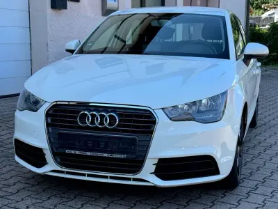 Gebraucht Audi A1 Sportback Attraction 86 PS (63 kW) 2013 Weiß Kleinwagen