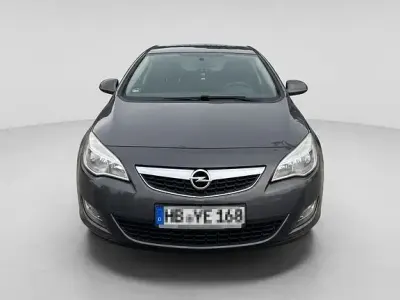 Gebraucht Opel Astra Edition 116 PS (85 kW) 2011 Grau Limousine