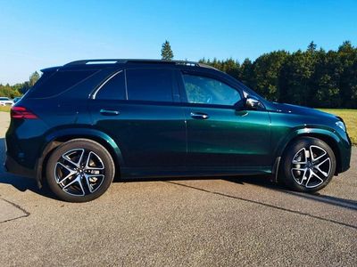 Smaragdgruen metalliclack Gebraucht 2023 Mercedes GLE63 AMG AMG SUV | 122.800 € (Etwas zu teuer)