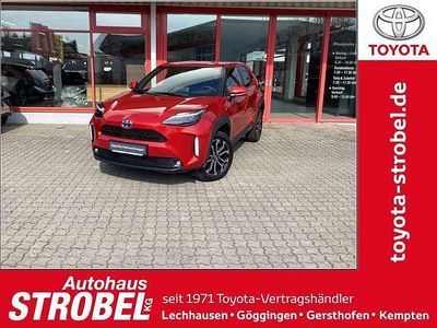 Gebraucht Toyota Yaris Hybrid Connect Style 116 PS (85 kW) 2022 Karminarot metallic