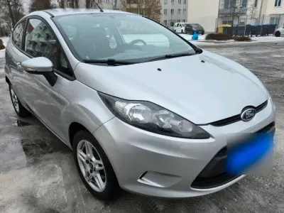 Gebraucht Ford Fiesta 97 PS (71 kW) 2010 Silber Kleinwagen