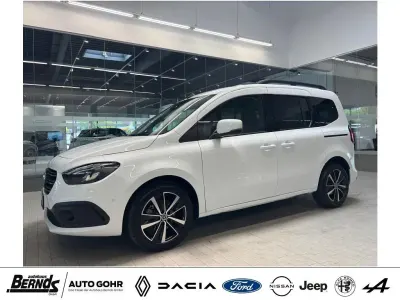 Gebraucht Mercedes T180 Edition 116 PS (85 kW) 2023 Weiß Van / Kleinbus