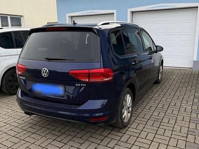 Gebraucht VW Touran Comfortline 150 PS (110 kW) 2016 Blau Van / Kleinbus
