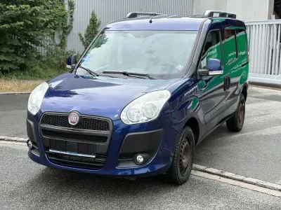 Gebraucht Fiat Doblò Easy 120 PS (88 kW) 2012 Blau Van / Kleinbus