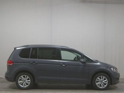 Grau Gebraucht 2023 VW Touran Comfortline Van / Kleinbus | 18.380 € (Superpreis)