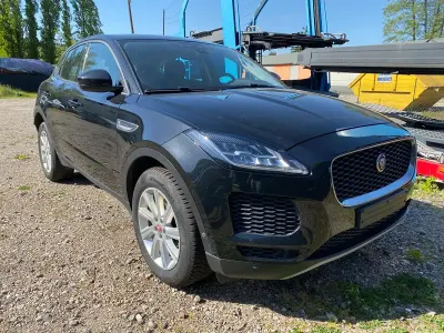 Käytetty Jaguar E-Pace 179 HP (131 kW) 2018 Musta Katumaasturi
