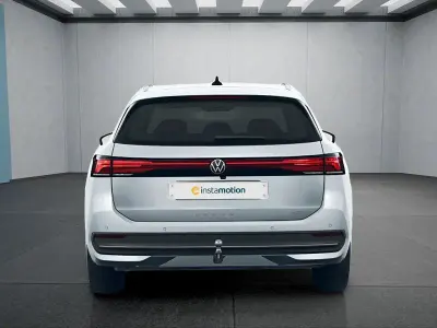 Gebraucht VW Passat 150 PS (110 kW) 2025 Silber Kombi