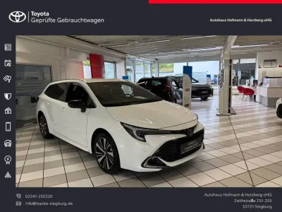 Neu Toyota Corolla 140 PS (102 kW) 2026 Weiß Kombi