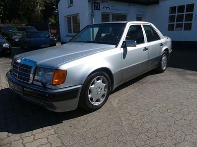 Usata Mercedes E500 326 CV (239 kW) 1991 Argento Berlina